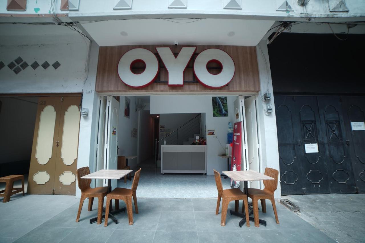 Oyo 90830 Multatuli Guest House Медан Экстерьер фото