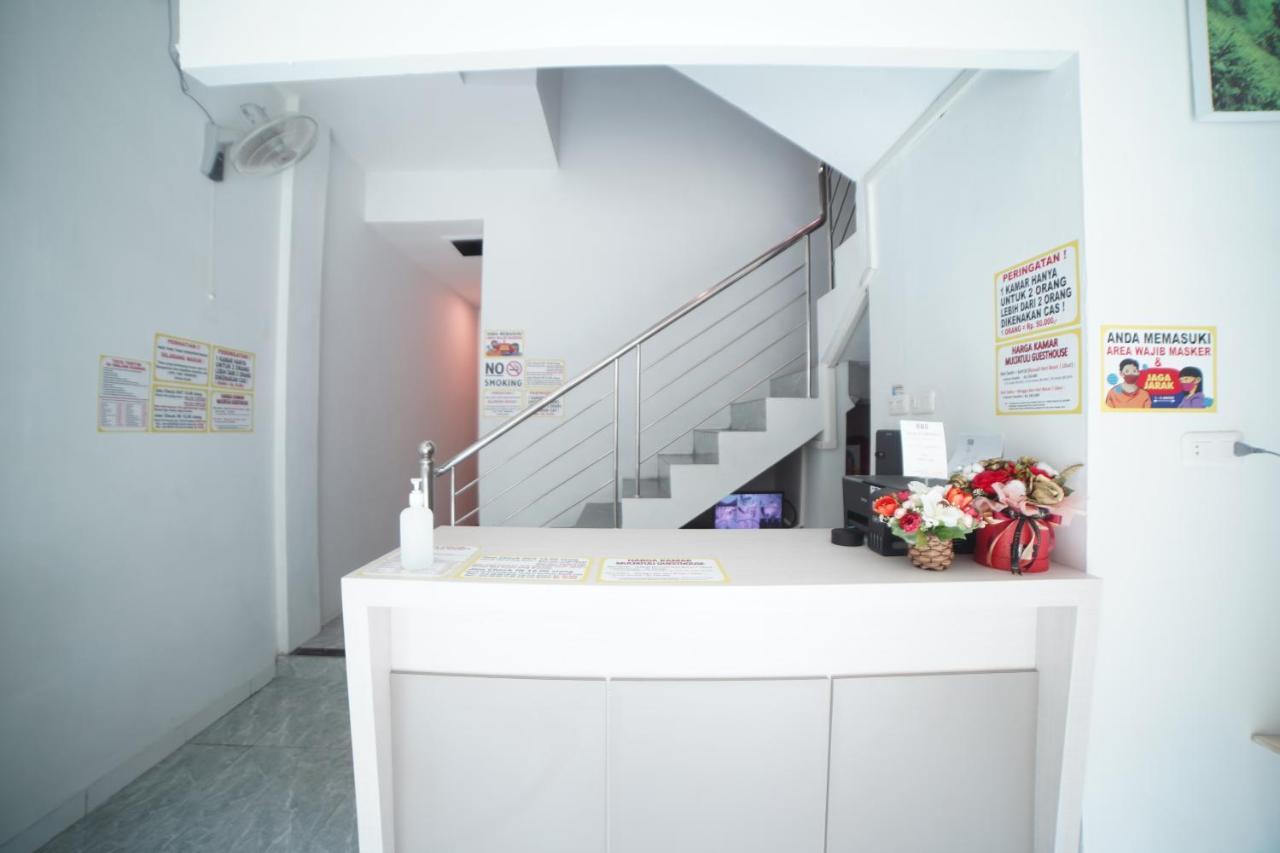 Oyo 90830 Multatuli Guest House Медан Экстерьер фото