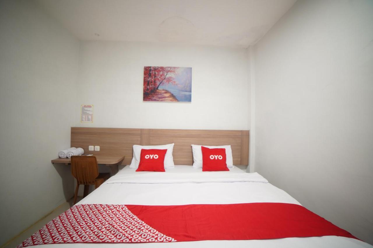 Oyo 90830 Multatuli Guest House Медан Экстерьер фото