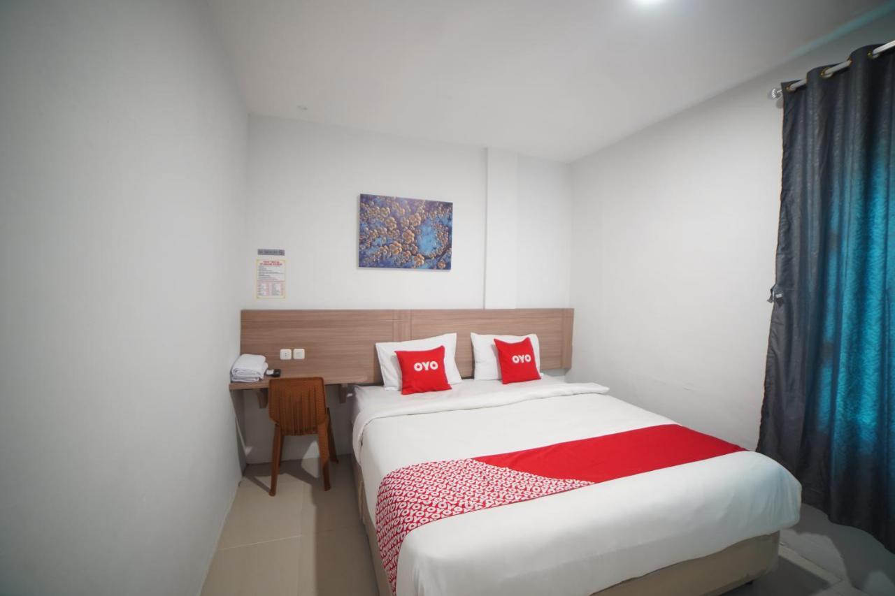 Oyo 90830 Multatuli Guest House Медан Экстерьер фото