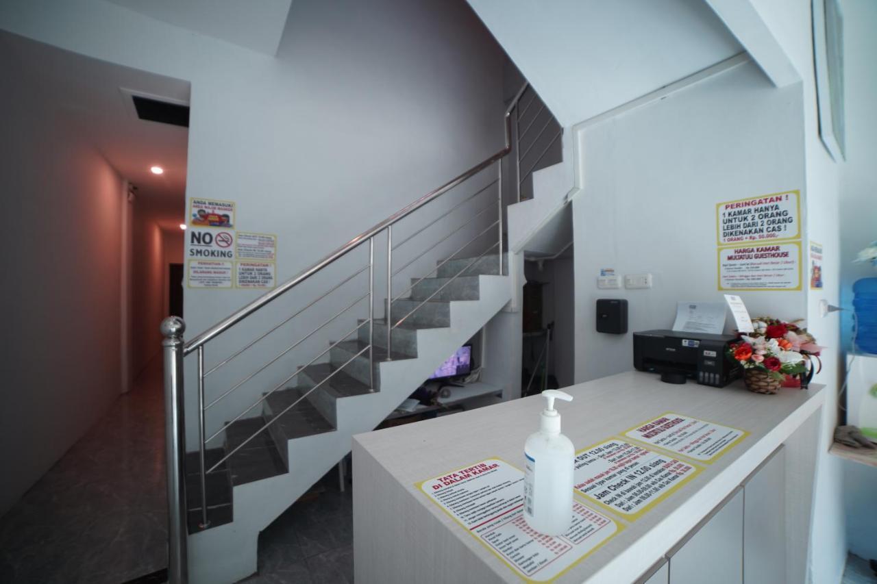 Oyo 90830 Multatuli Guest House Медан Экстерьер фото
