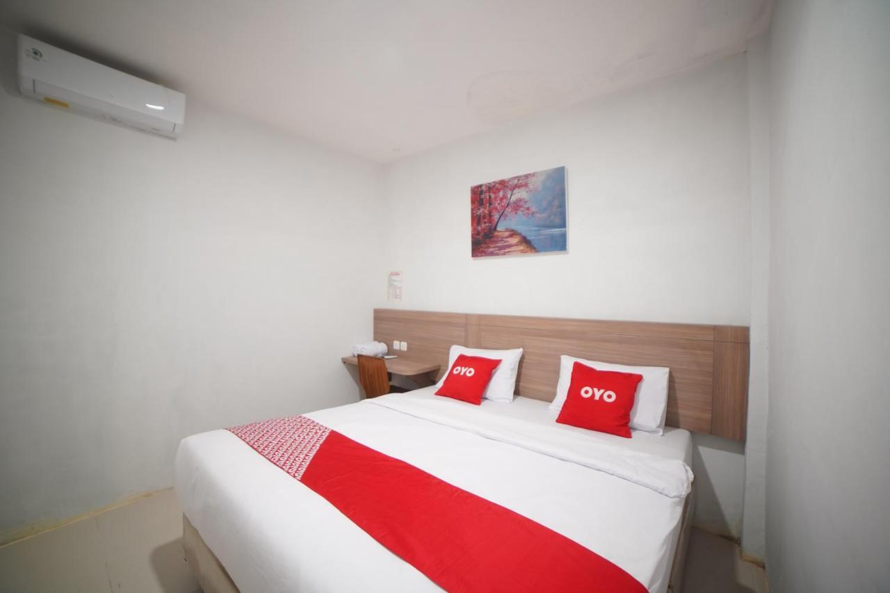 Oyo 90830 Multatuli Guest House Медан Экстерьер фото