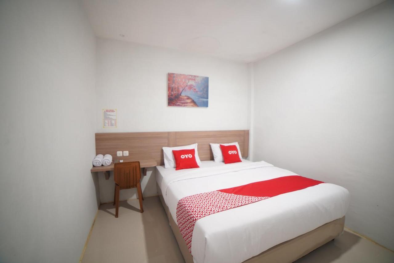 Oyo 90830 Multatuli Guest House Медан Экстерьер фото