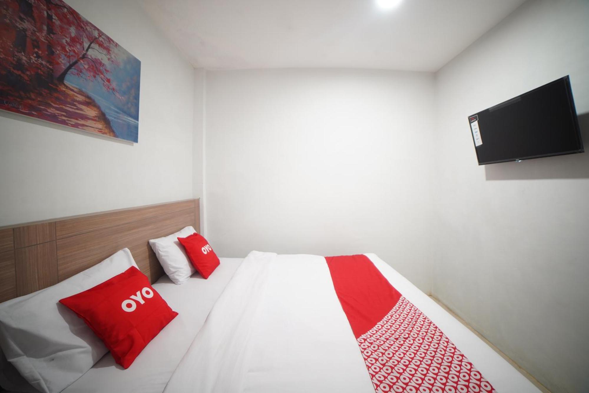 Oyo 90830 Multatuli Guest House Медан Экстерьер фото