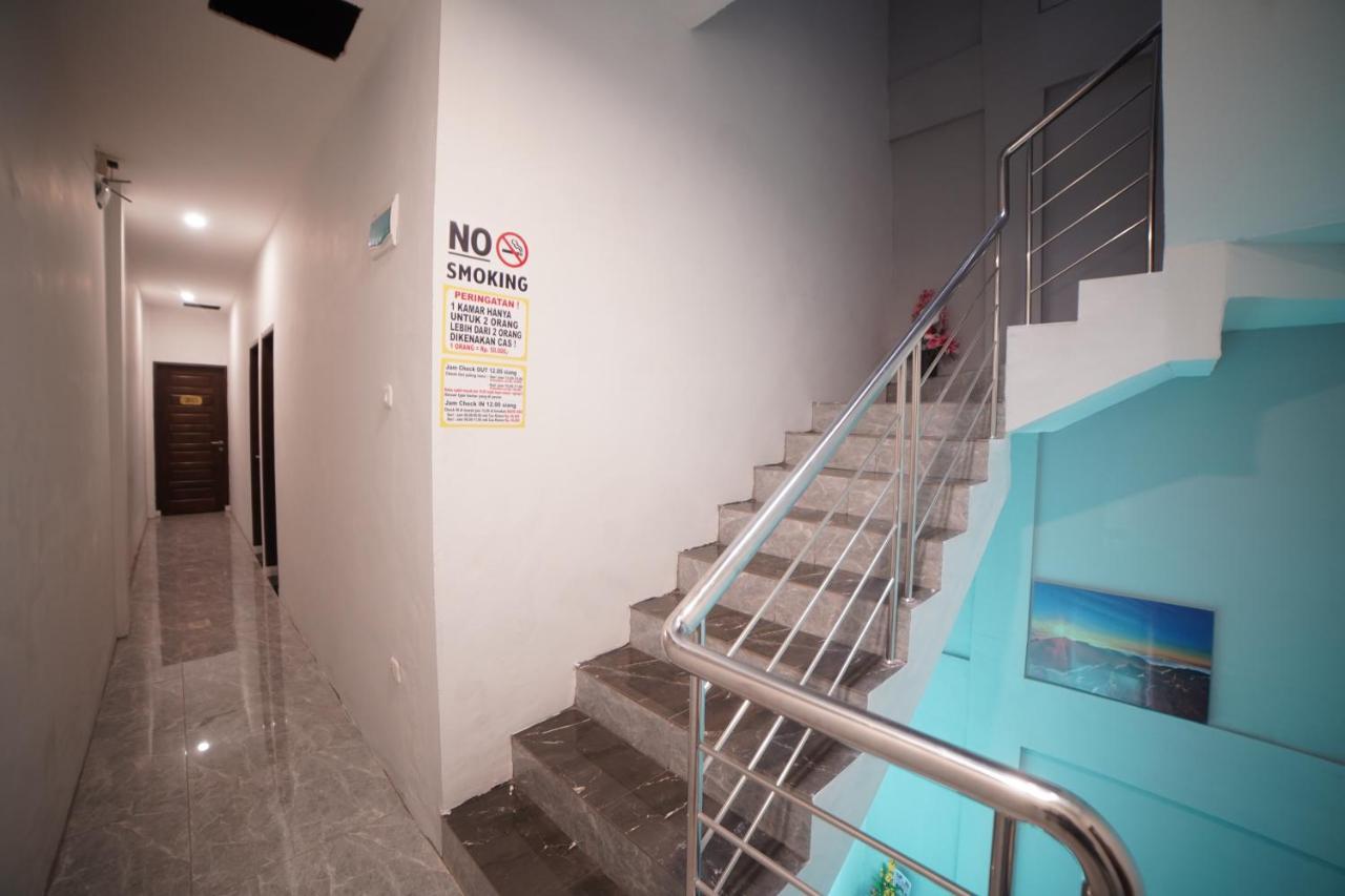 Oyo 90830 Multatuli Guest House Медан Экстерьер фото